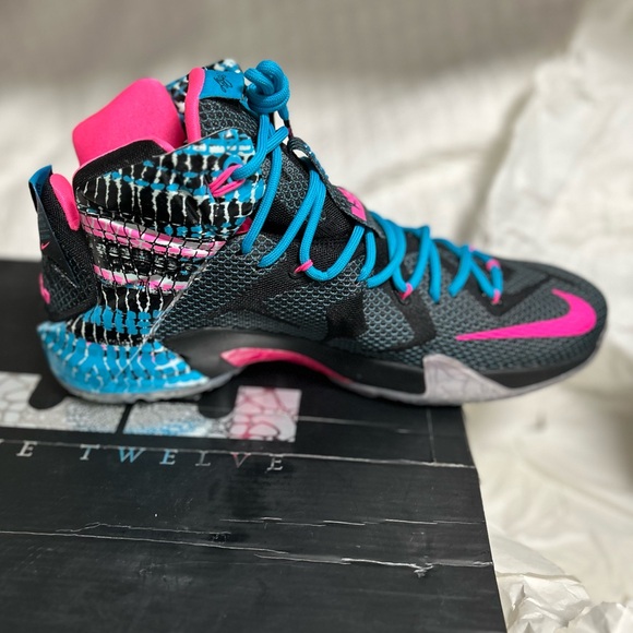 Nike - LEBRON XII - Black/Black-Pink Pow-BL Lagoon. - Picture 6 of 12